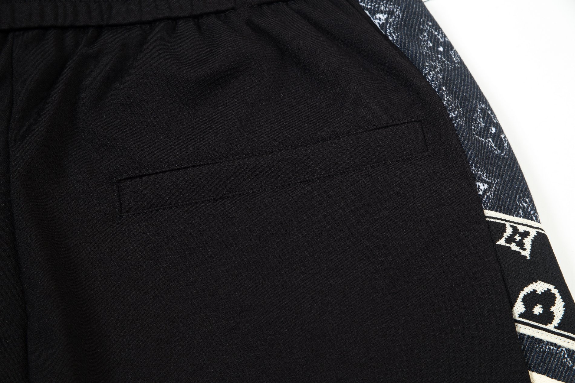 【LOUIS VUITTON 公式旗艦店】ルイヴィトン  ショートパンツご好評に付き再入荷！