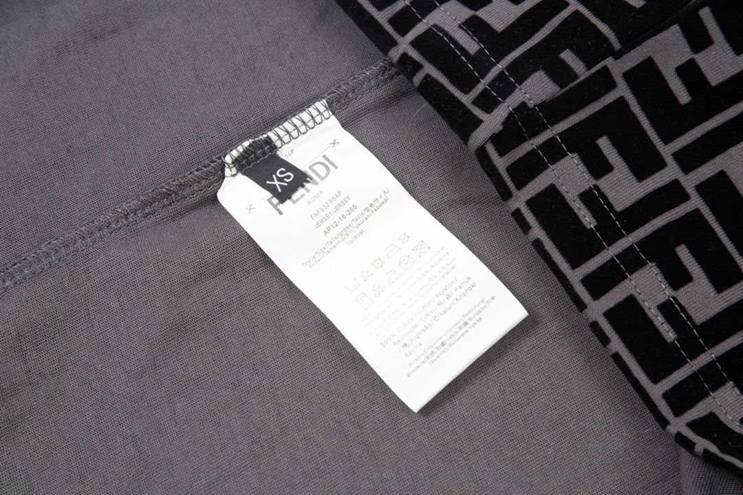 【FENDI  公式旗艦店】フェンディTシャツ ご好評に付き再入荷！