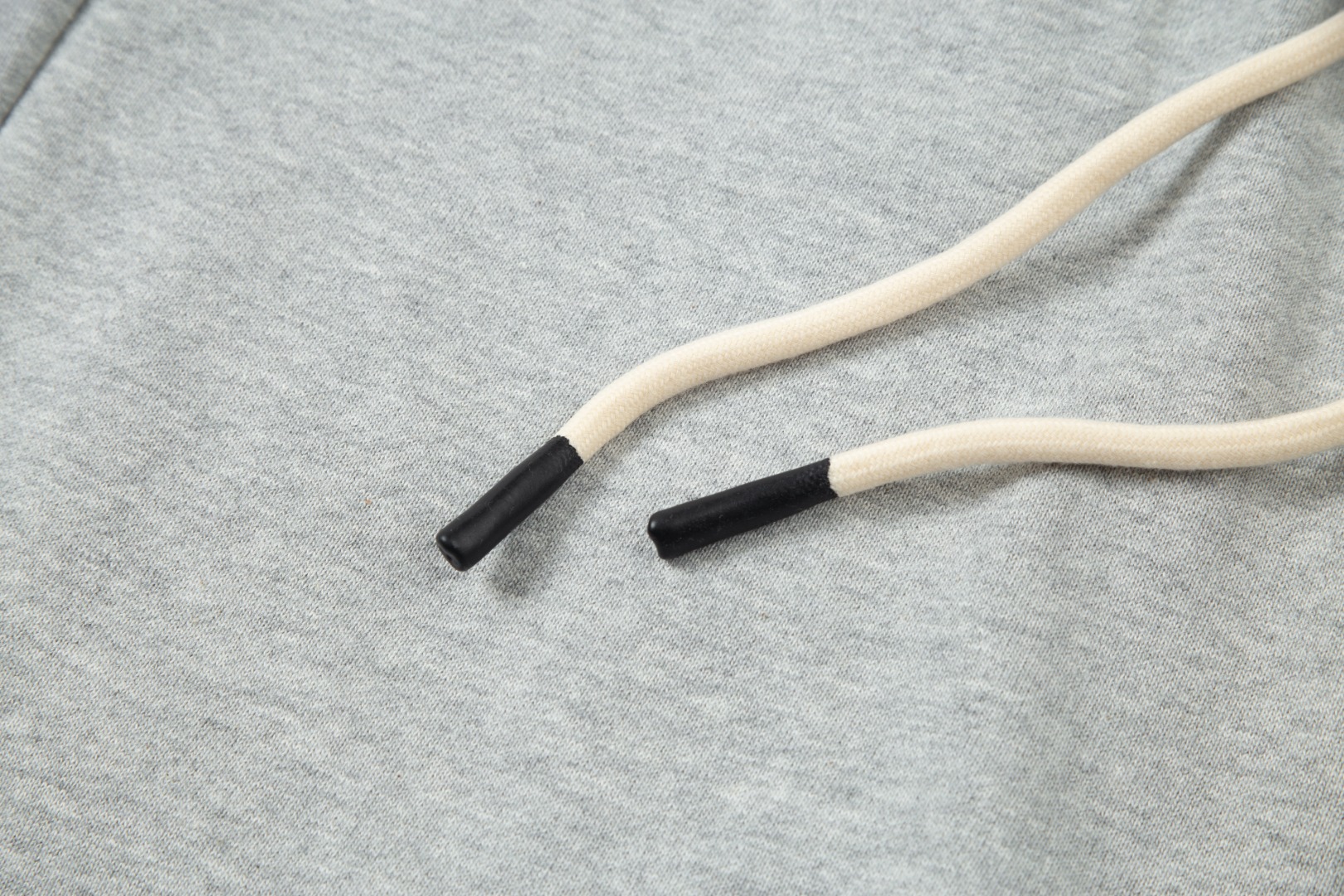 【MONCLER 公式旗艦店】モンクレール ショートパンツ  ご好評に付き再入荷！