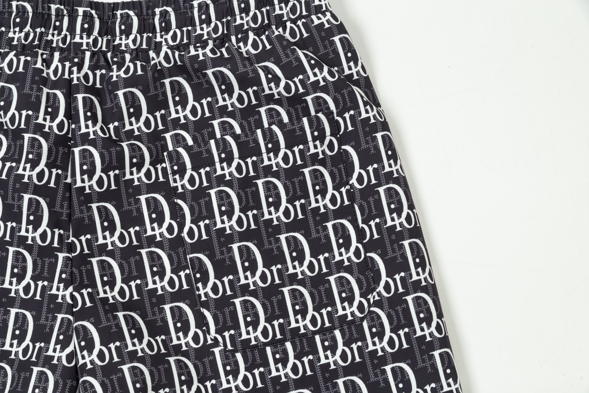 【DIOR  公式旗艦店】ディオール  ショートパンツ  ご好評に付き再入荷！