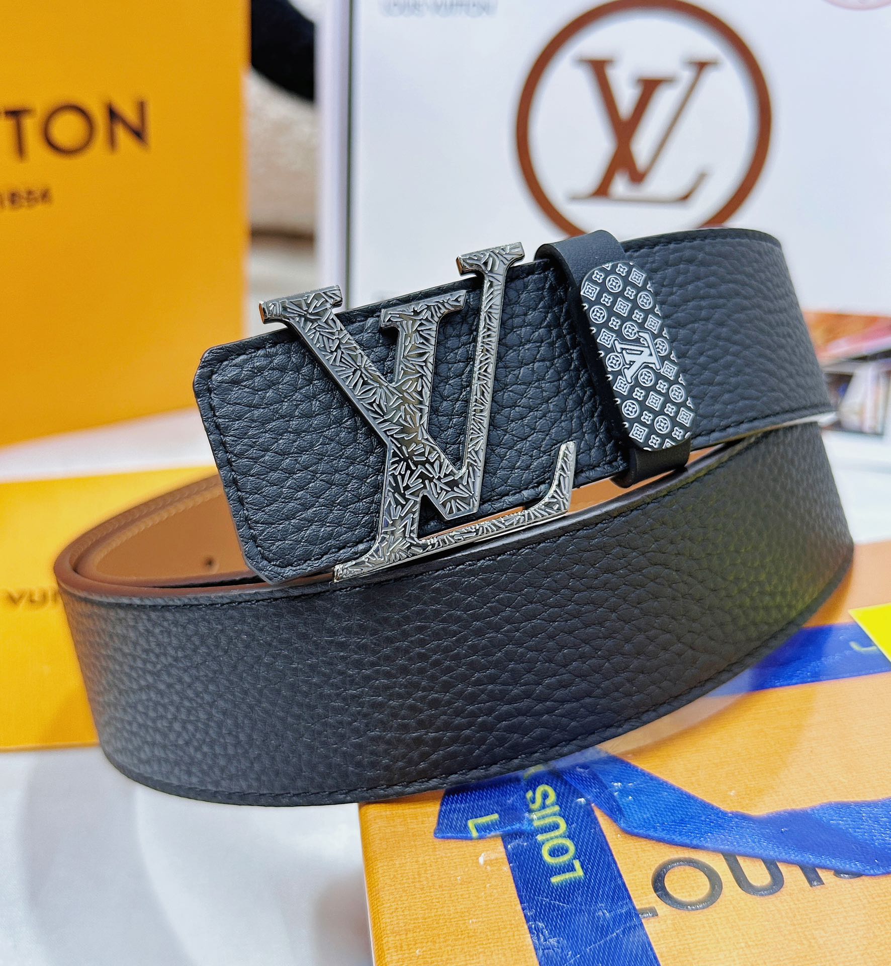 【LOUIS VUITTON】(ルイヴィトン) 3.8cmベルト メンズ