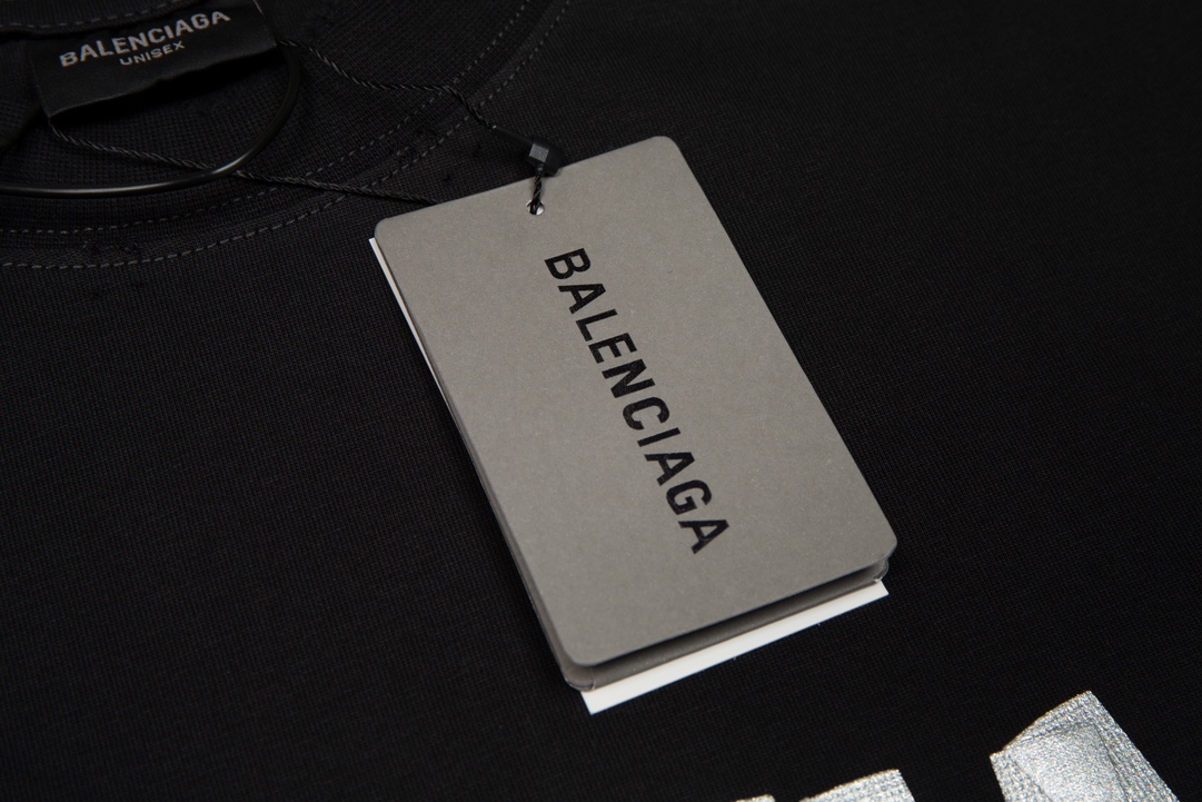 【BALENCIAGA   公式旗艦店】バレンシアガ  Tシャツ ご好評に付き再入荷！24612