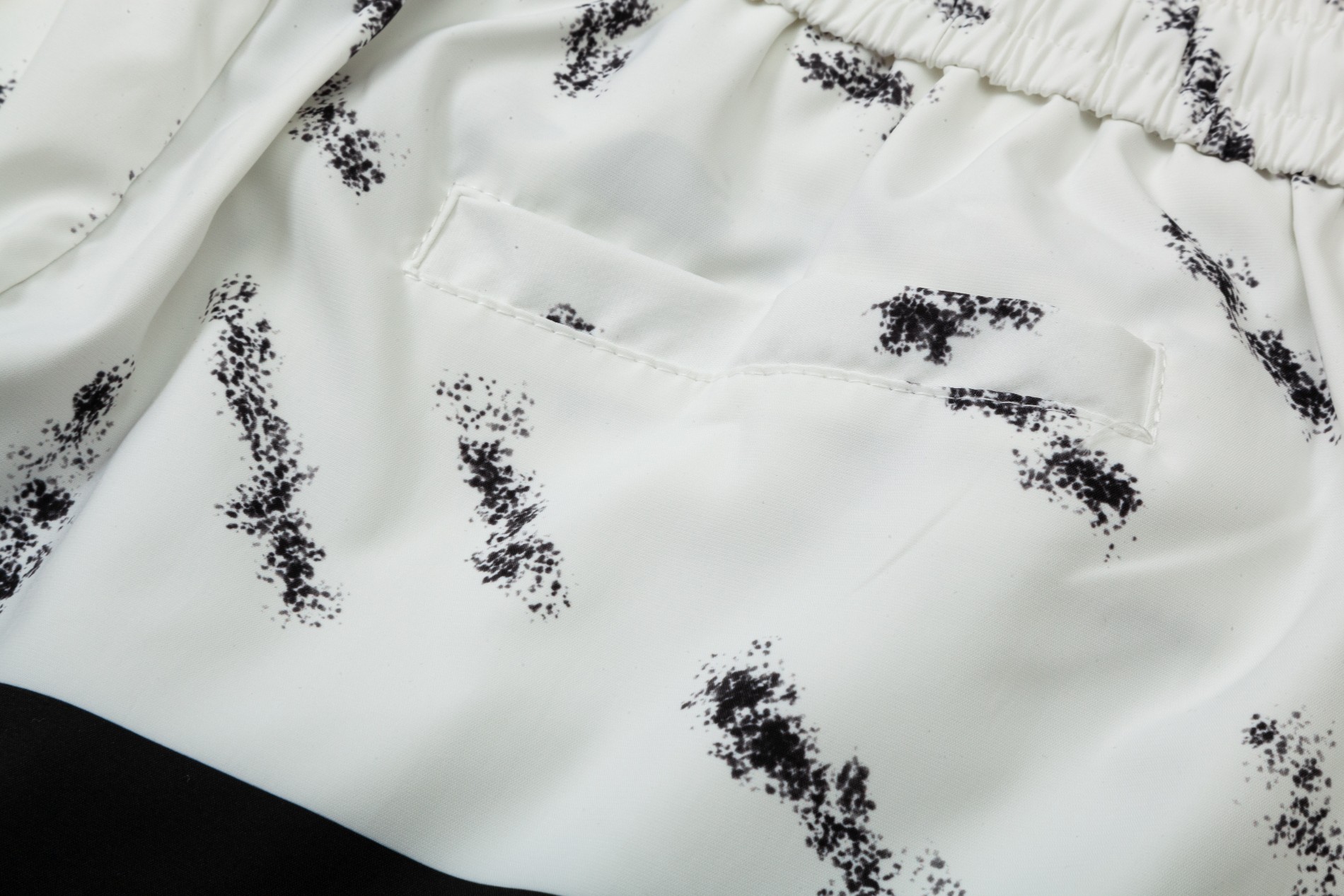 【LOUIS VUITTON  公式旗艦店】ルイヴィトン  ショートパンツご好評に付き再入荷！