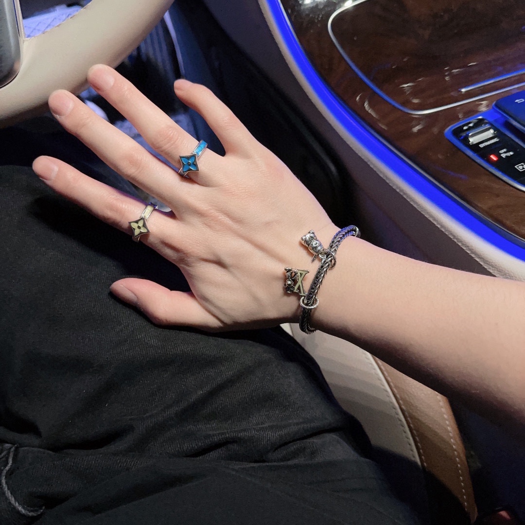 【 LOUIS VUITTON】ブレスレット、ファッションシンプルなスタイル 2472