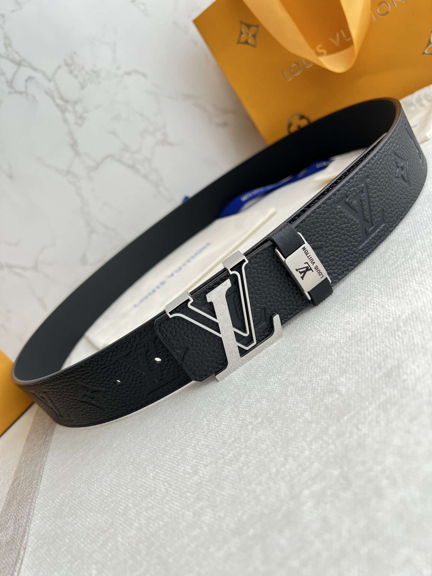 【LOUIS VUITTON】(ルイヴィトン) 3.8cmベルト メンズ