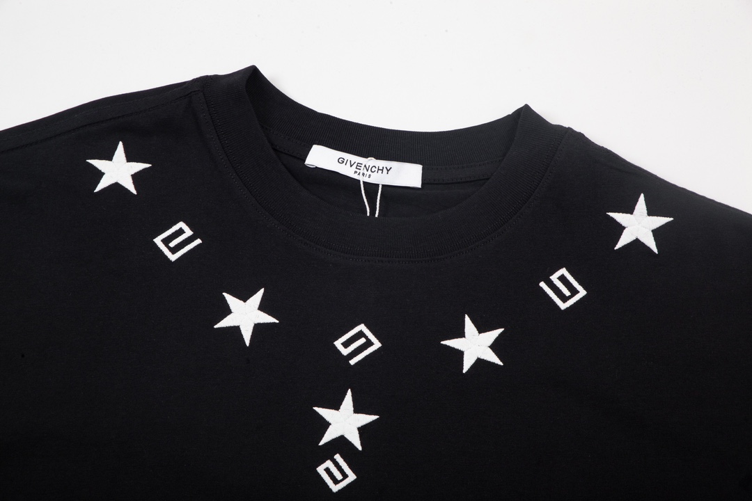 【GIVENCHY  公式旗艦店】ジバンシー   Tシャツご好評に付き再入荷！