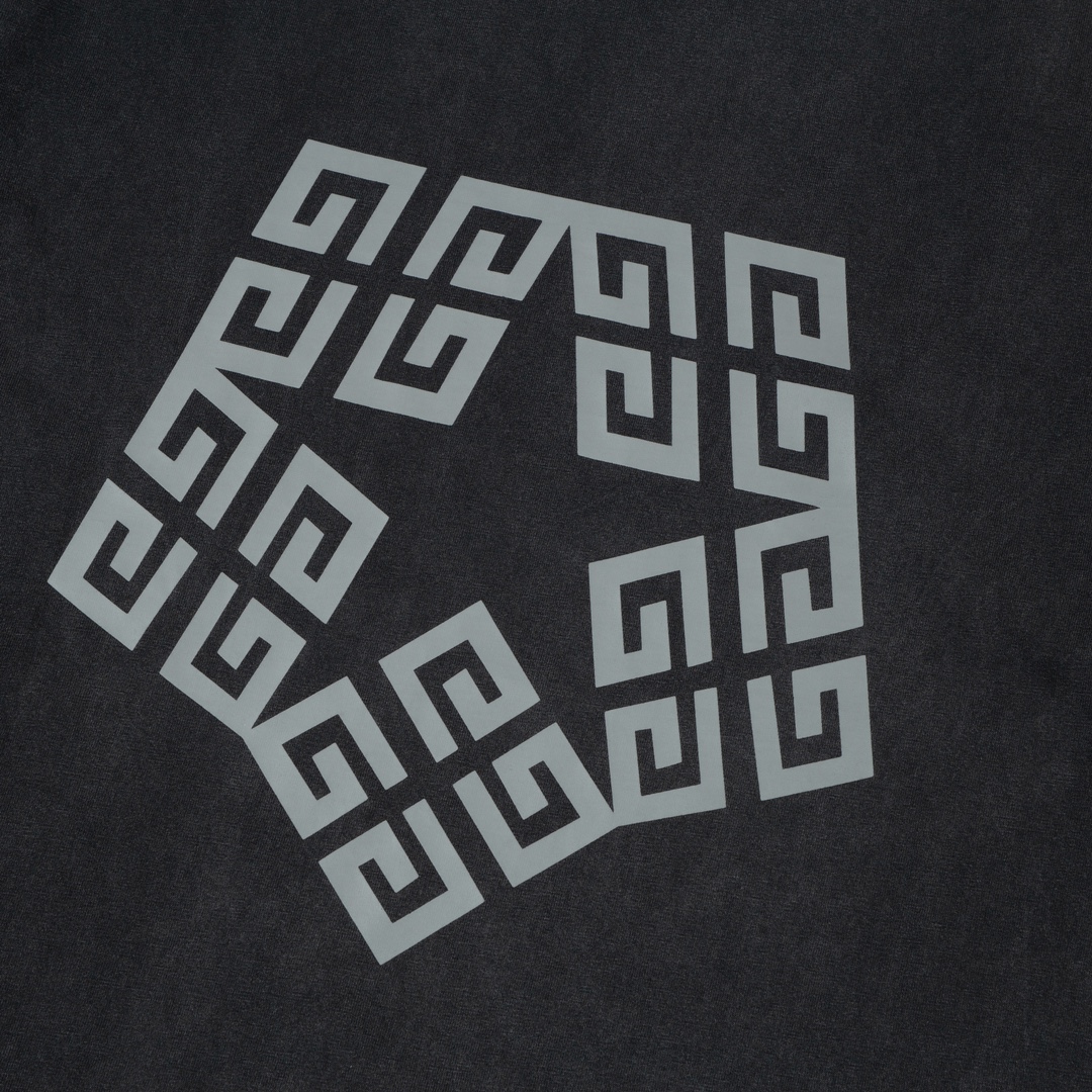 【GIVENCHY  公式旗艦店】ジバンシー   Tシャツご好評に付き再入荷！