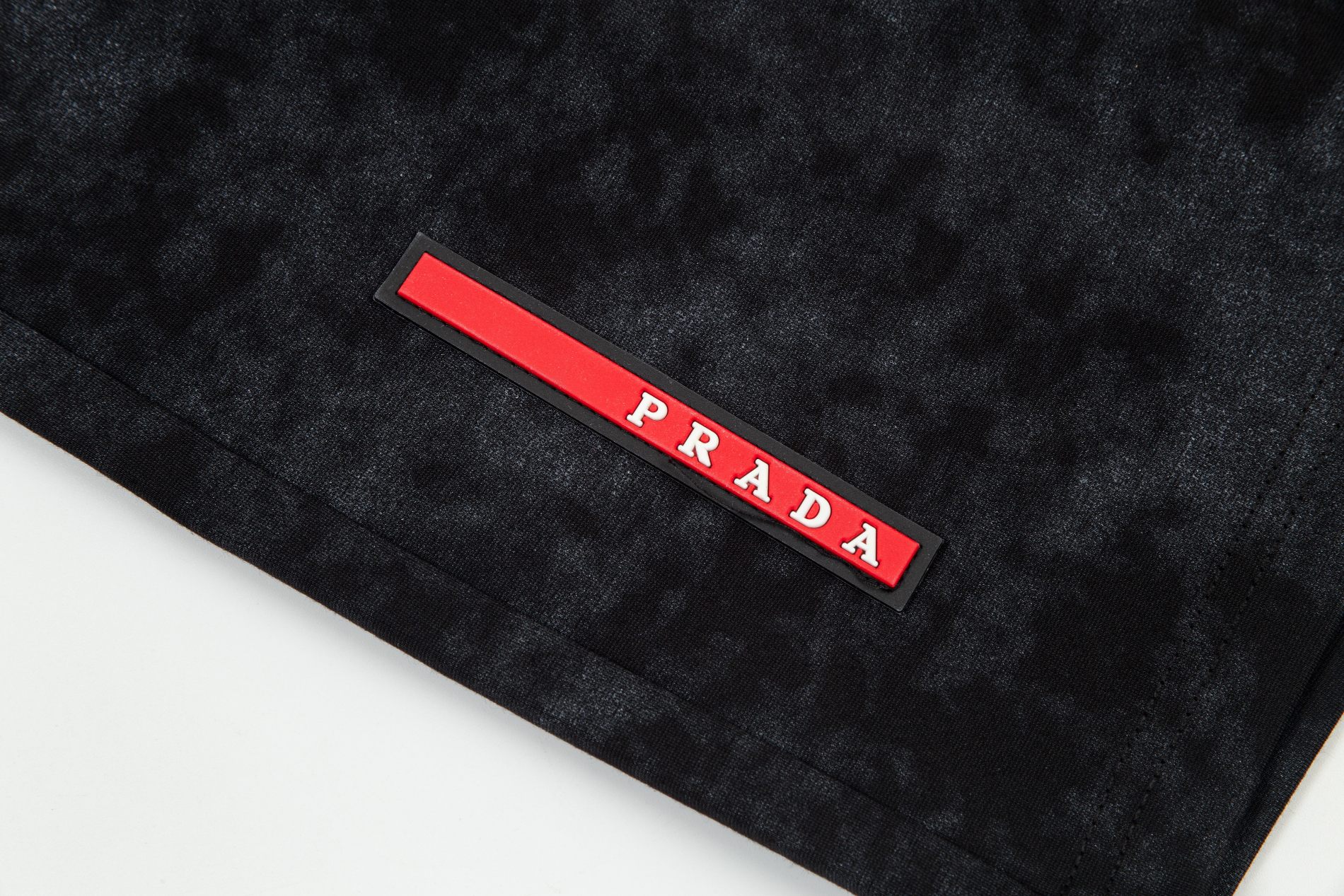 【PRADA  公式旗艦店】プラダ  ショートパンツ  ご好評に付き再入荷！