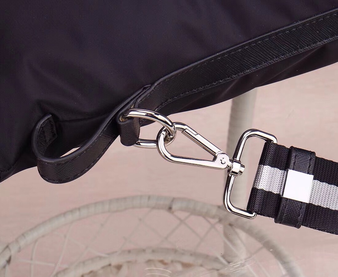 【PRADA 公式旗艦店】プラダ  ブリーフケース  当日出荷 好評に付き再入荷！40*34*12CM