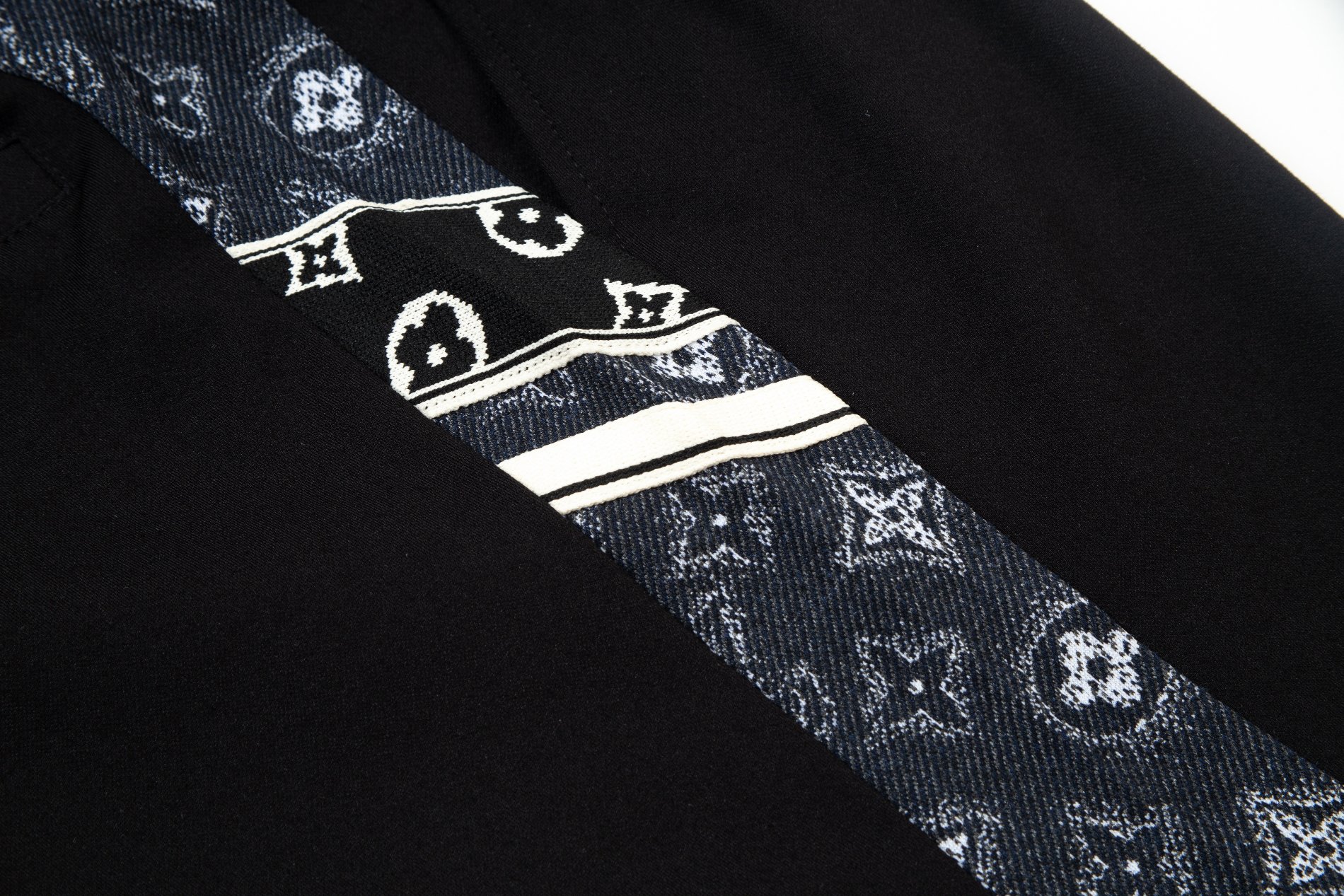 【LOUIS VUITTON 公式旗艦店】ルイヴィトン  ショートパンツご好評に付き再入荷！