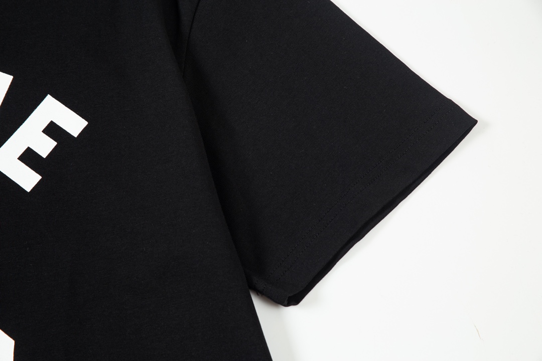 【CELINE  公式旗艦店】セリーヌ  Tシャツ ご好評に付き再入荷！