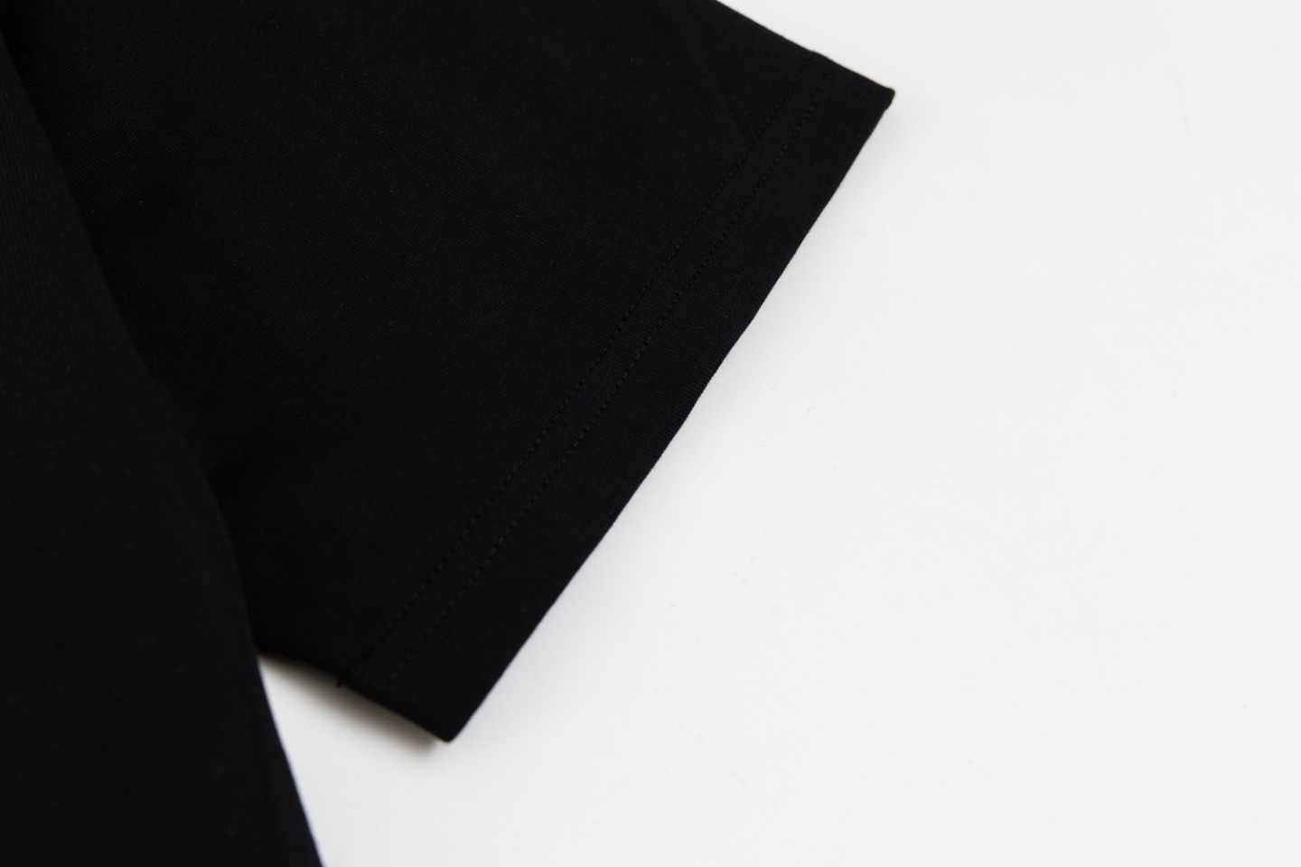 【CELINE  公式旗艦店】セリーヌ  Tシャツ ご好評に付き再入荷！