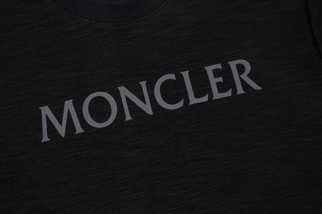 【MONCLER  公式旗艦店】 モンクレール  Tシャツ ご好評に付き再入荷！