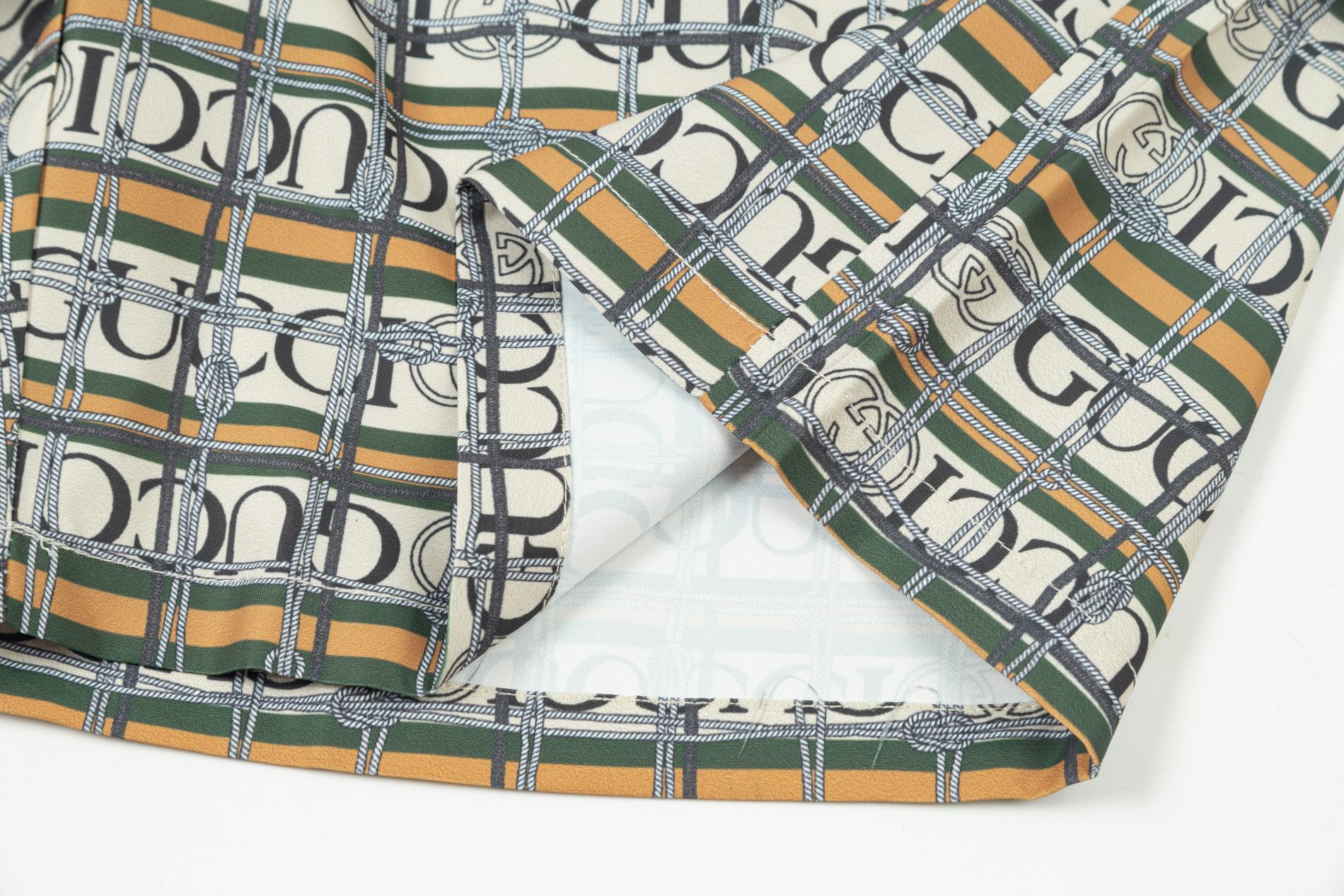 【GUCCI 公式旗艦店】グッチ  ショートパンツ  ご好評に付き再入荷！