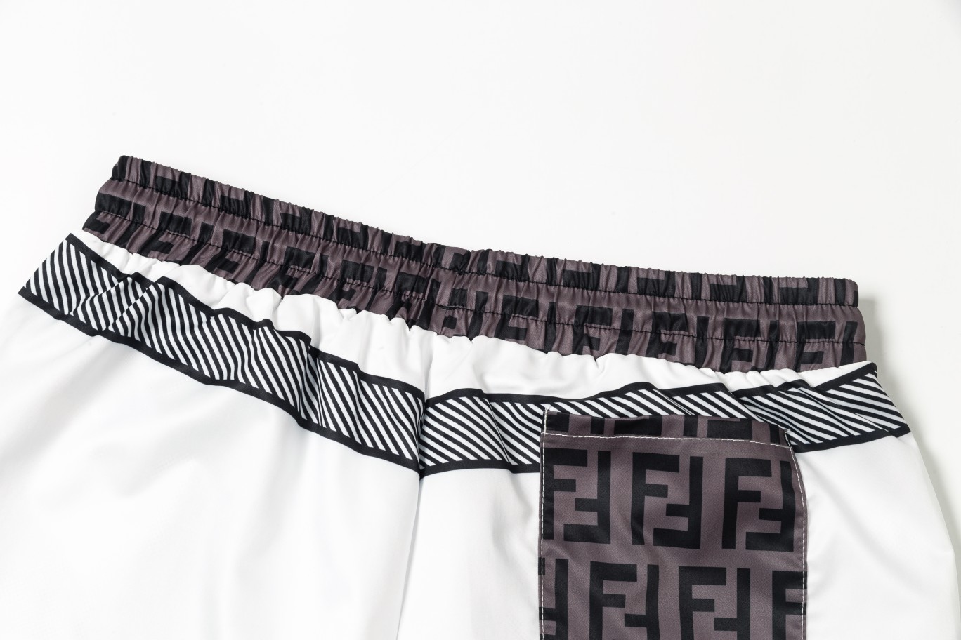 【FENDI 公式旗艦店】フェンディ ショートパンツご好評に付き再入荷！