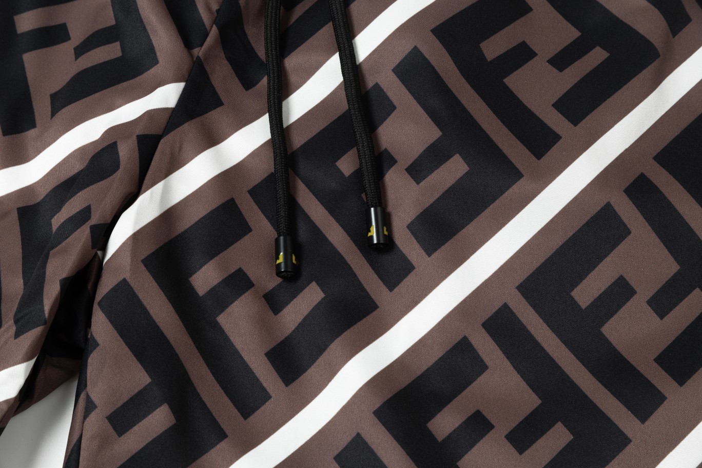 【FENDI 公式旗艦店】フェンディ ショートパンツご好評に付き再入荷！