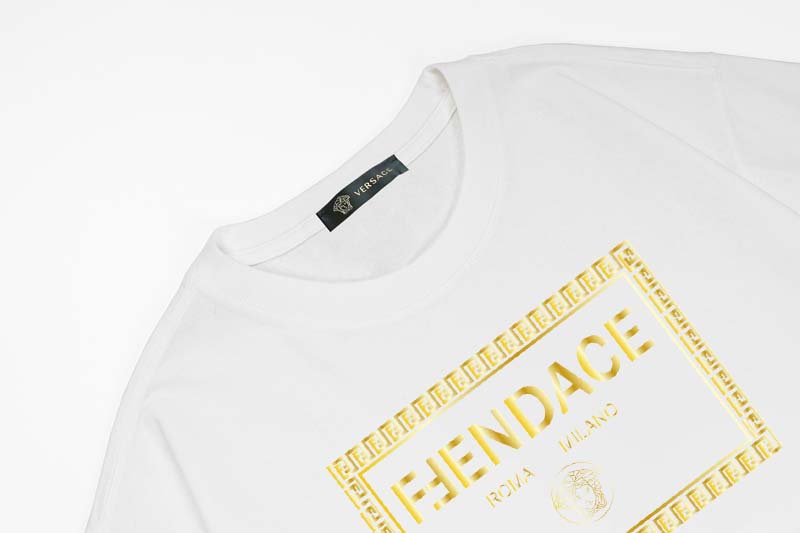 【VERSACE  公式旗艦店】ヴェルサーチ Tシャツご好評に付き再入荷 24628