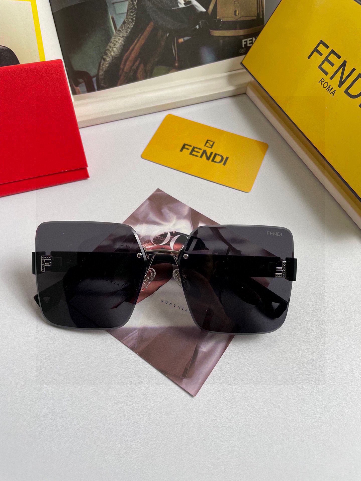 FENDI(フェンディ ) サングラス 24706