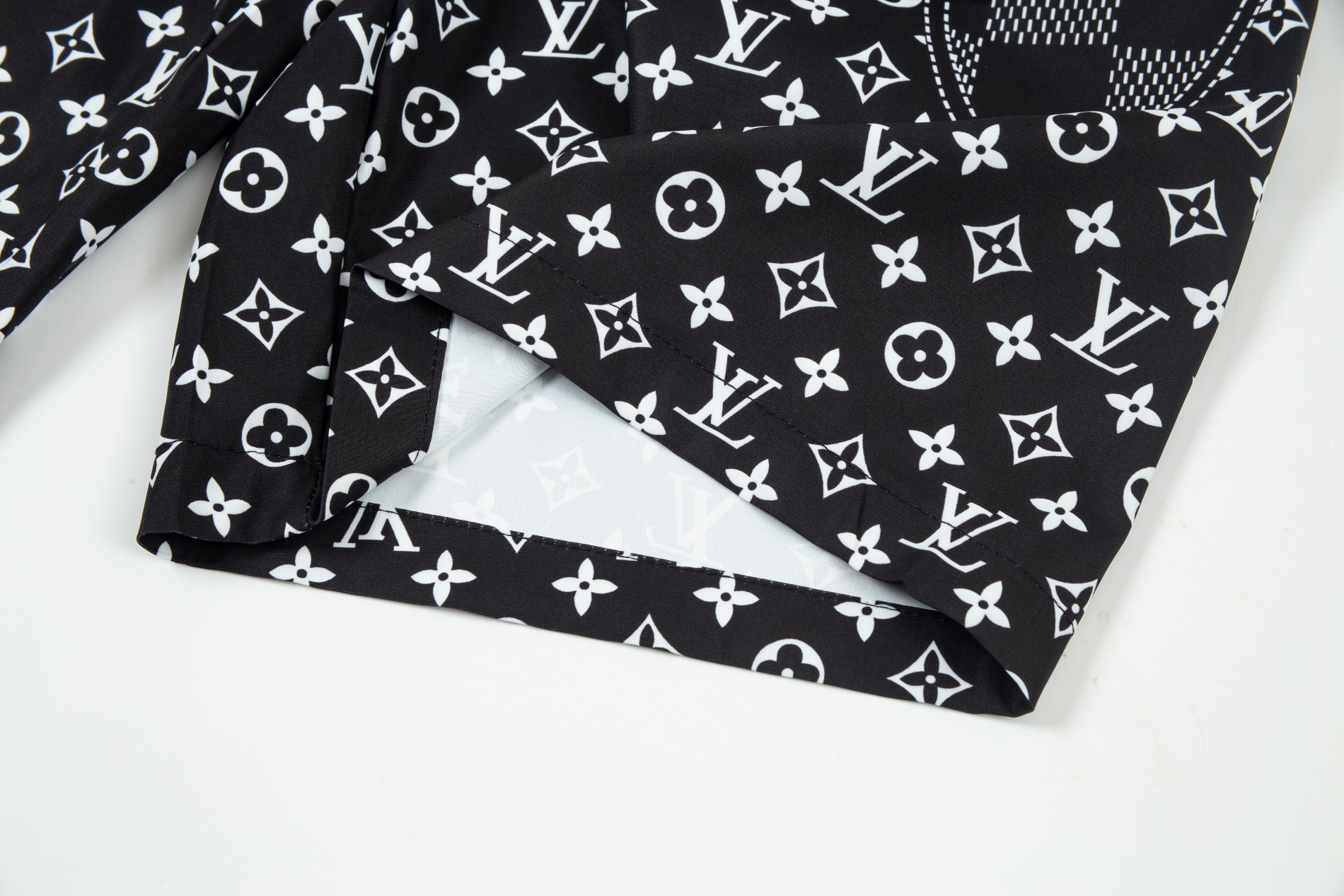 【LOUIS VUITTON 公式旗艦店】ルイヴィトン  ショートパンツご好評に付き再入荷！