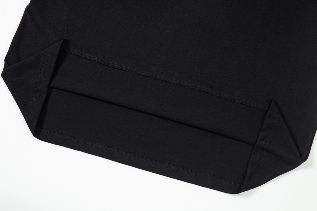 【CELINE  公式旗艦店】セリーヌ  Tシャツ ご好評に付き再入荷！