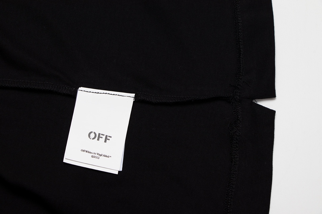 【OFF-WHITE 公式旗艦店】オフホワイト  Tシャツ ご好評に付き再入荷！