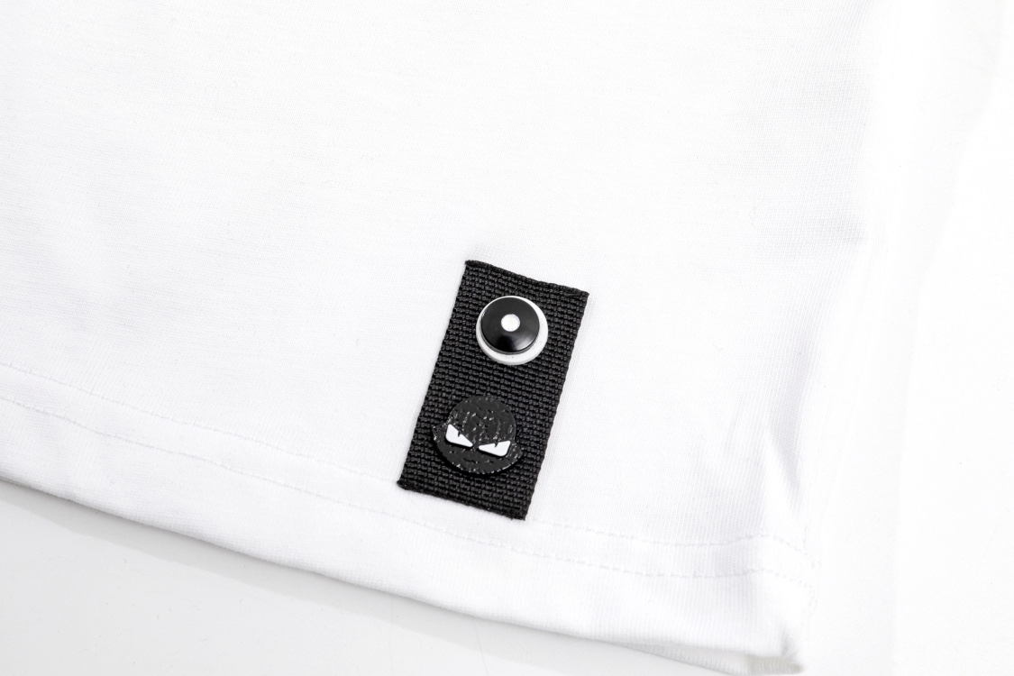 【FENDI  公式旗艦店】フェンディTシャツ ご好評に付き再入荷！