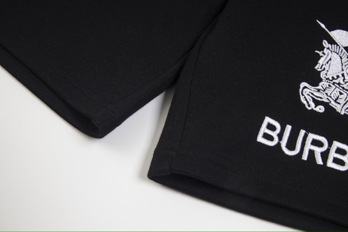 【BURBERRY  公式旗艦店】バーバリー  ショートパンツ  ご好評に付き再入荷！
