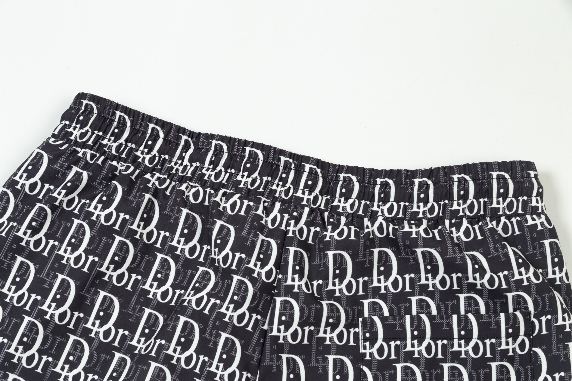 【DIOR  公式旗艦店】ディオール  ショートパンツ  ご好評に付き再入荷！