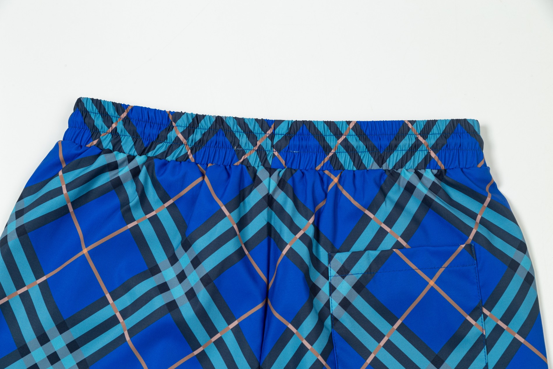 【BURBERRY 公式旗艦店】バーバリー  ショートパンツご好評に付き再入荷 24627