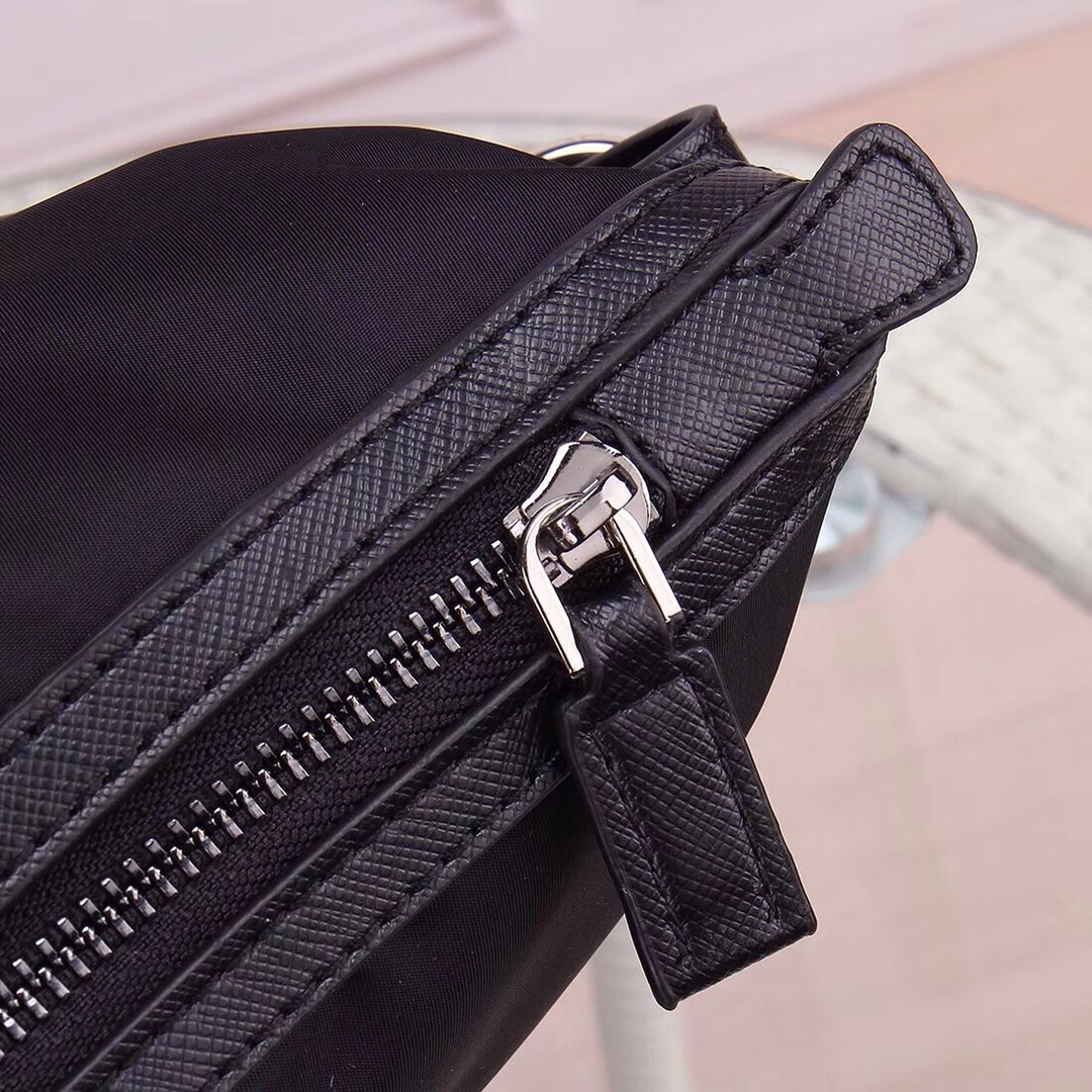 【PRADA 公式旗艦店】プラダ  ブリーフケース  当日出荷 好評に付き再入荷！40*34*12CM