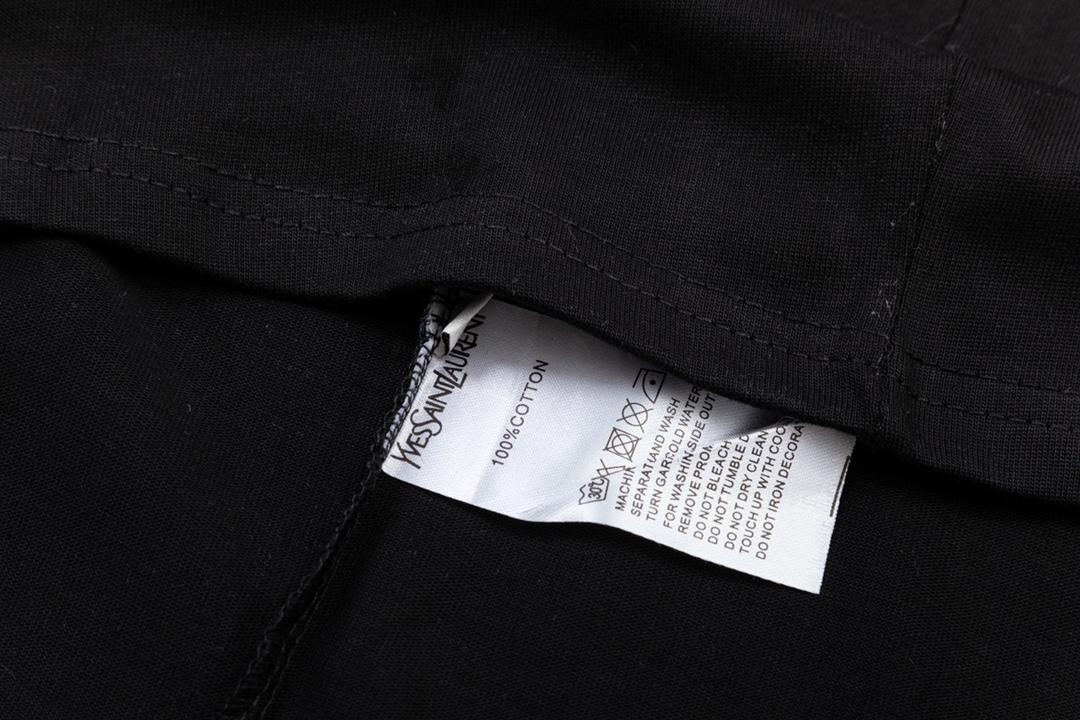 【YSL SAINT LAURENT 公式旗艦店】サンローラン Tシャツ ご好評に付き再入荷！