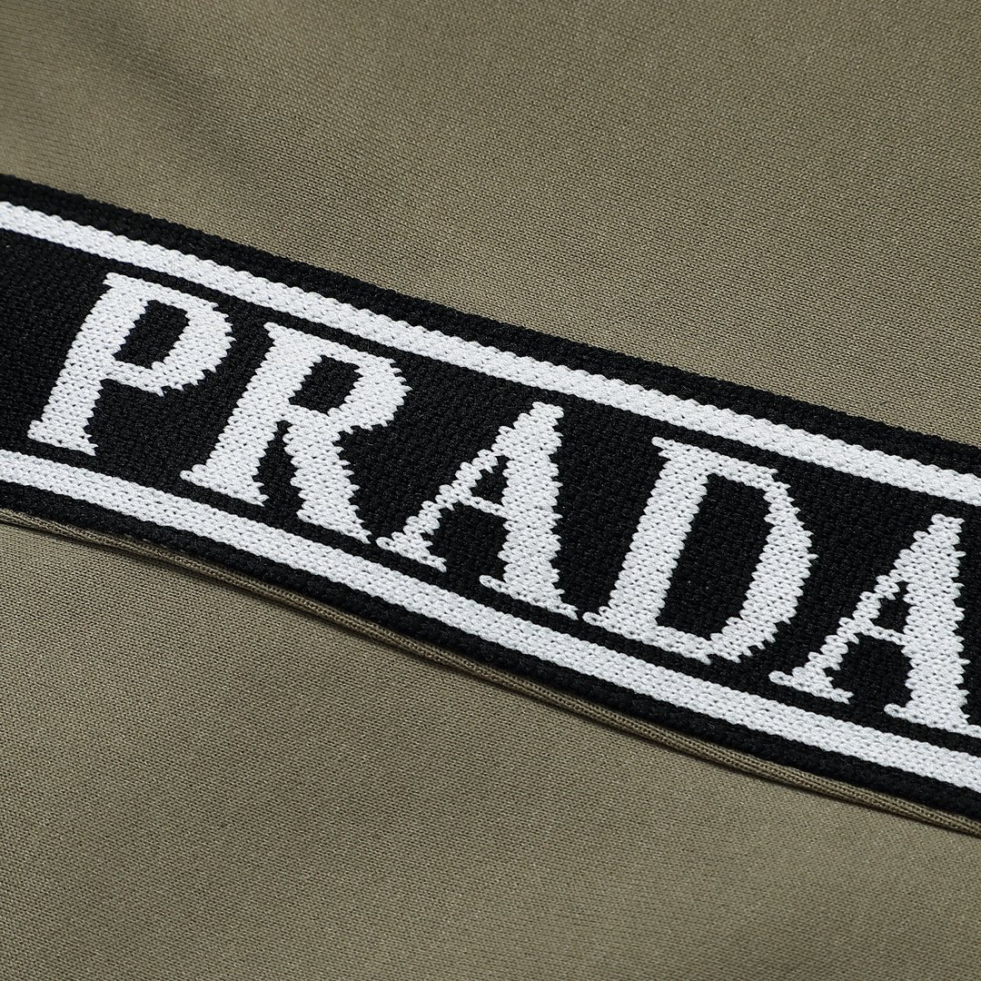 【PRADA  公式旗艦店】プラダ  ショートパンツ  ご好評に付き再入荷！