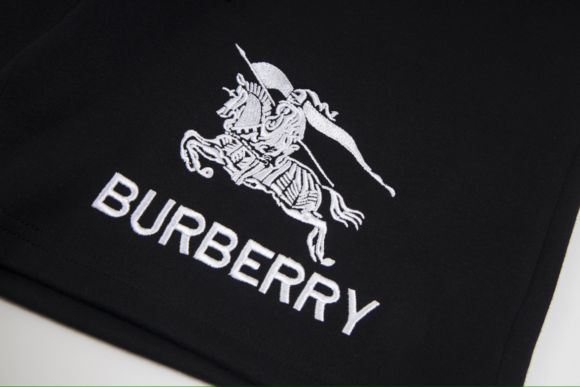 【BURBERRY  公式旗艦店】バーバリー  ショートパンツ  ご好評に付き再入荷！