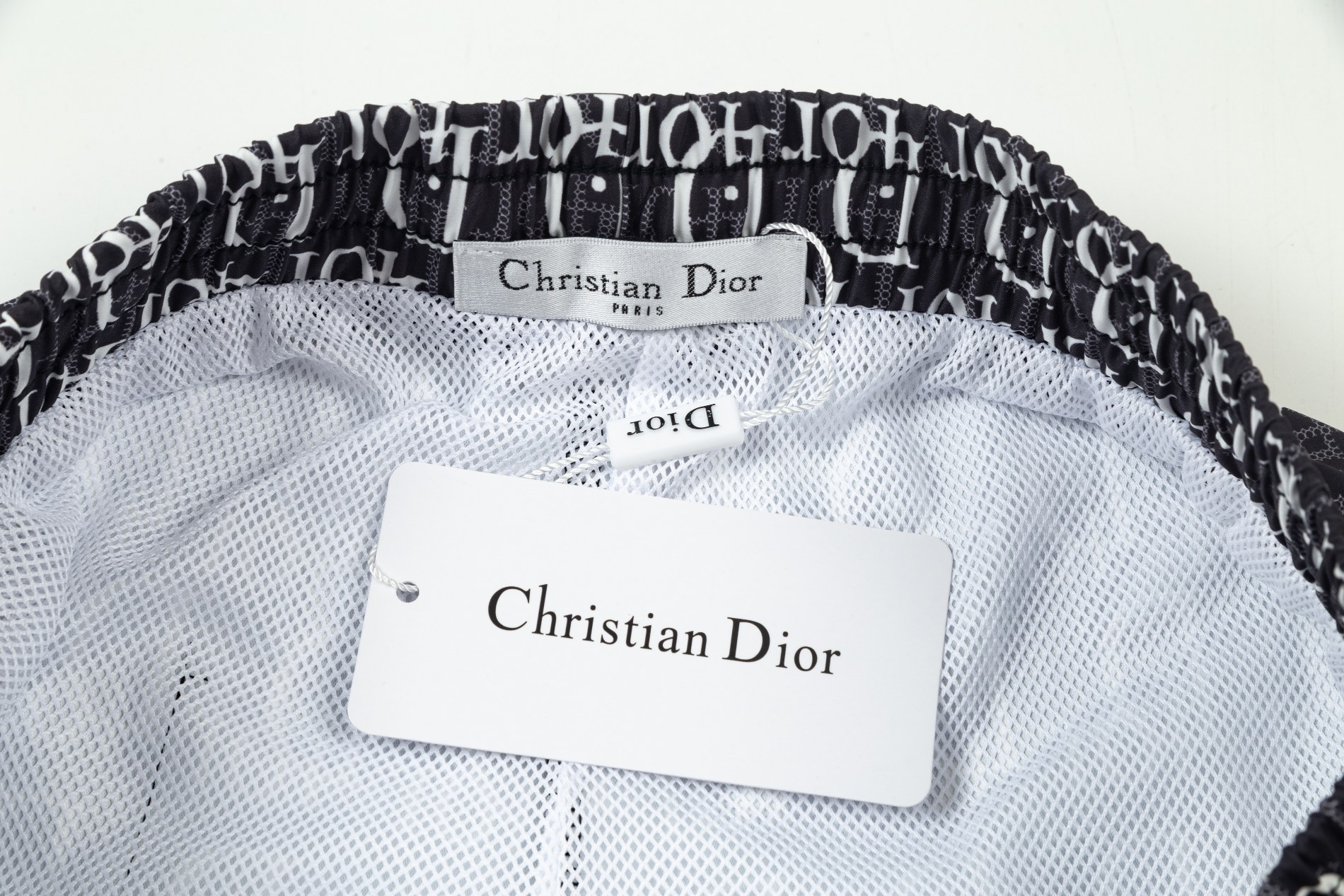 【DIOR  公式旗艦店】ディオール  ショートパンツ  ご好評に付き再入荷！