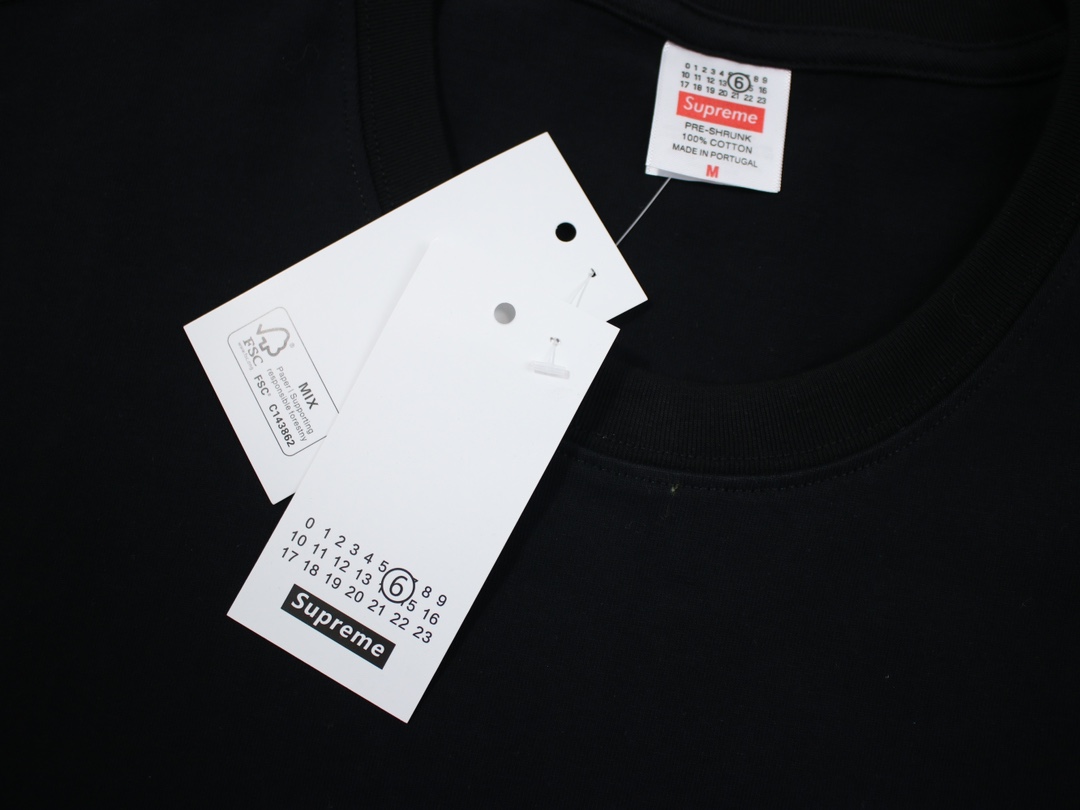 【Supreme  公式旗艦店】シュプリーム  Tシャツご好評に付き再入荷！