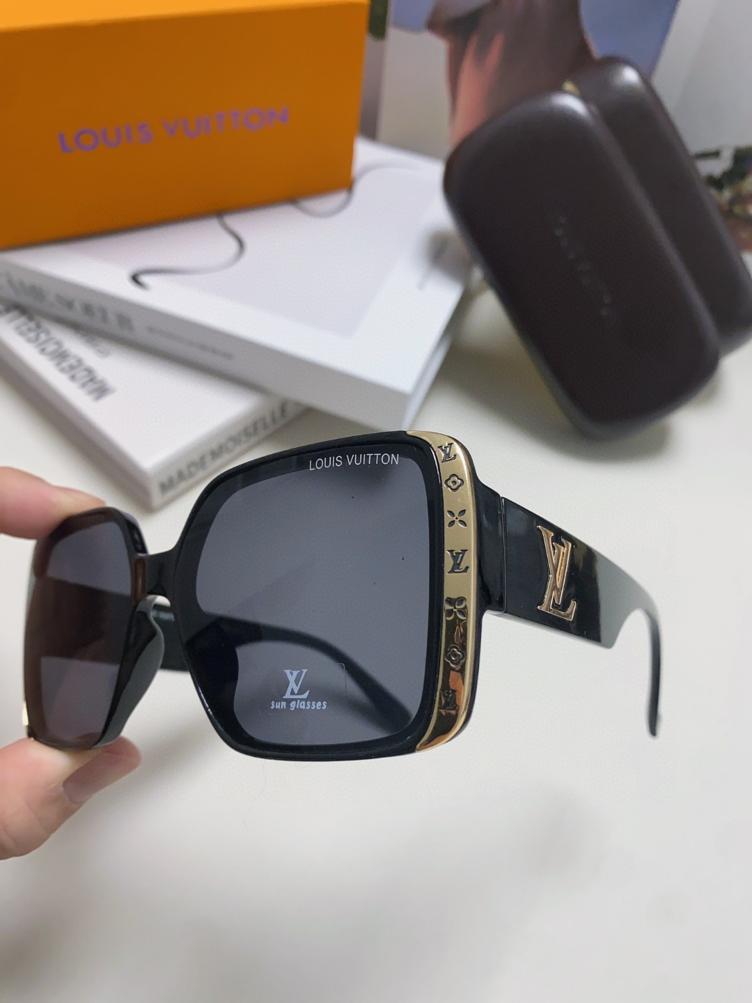 LOUIS VUITTON(ルイヴィトン) サングラス