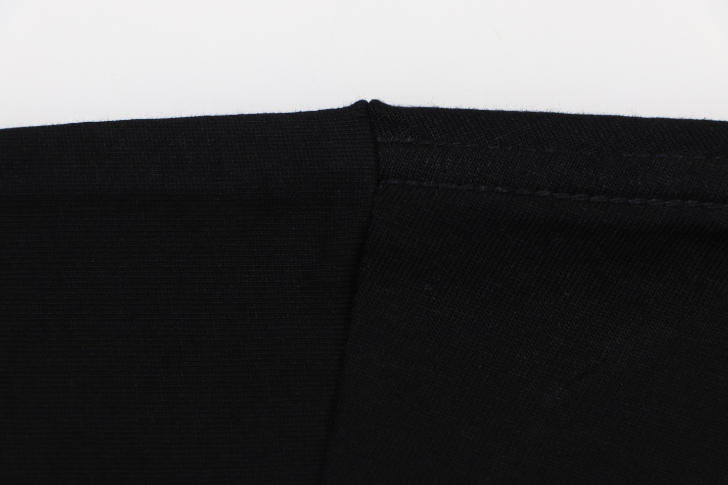 【LOUIS VUITTON  公式旗艦店】ルイヴィトン  Tシャツ ご好評に付き再入荷 240613