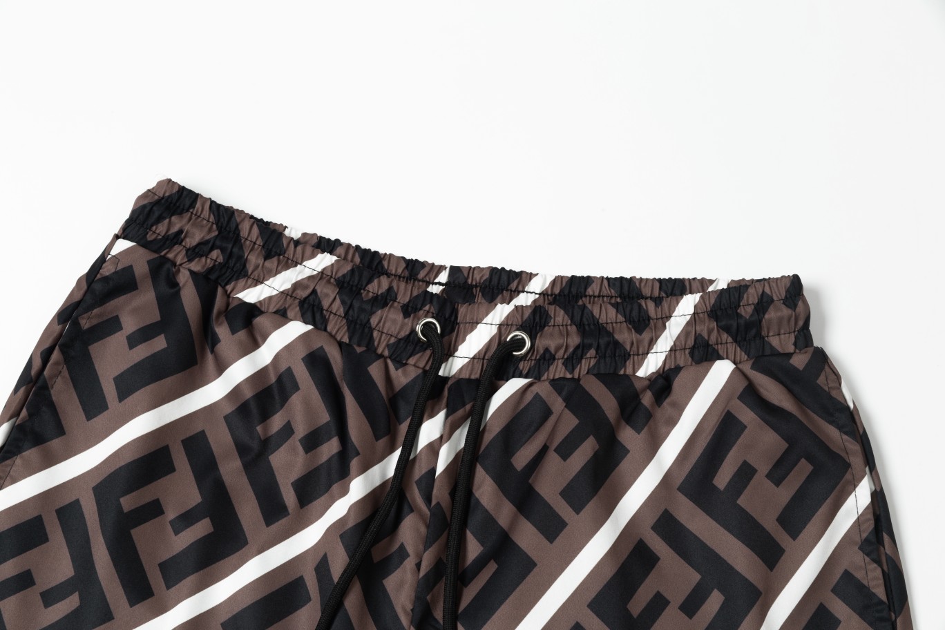 【FENDI 公式旗艦店】フェンディ ショートパンツご好評に付き再入荷！