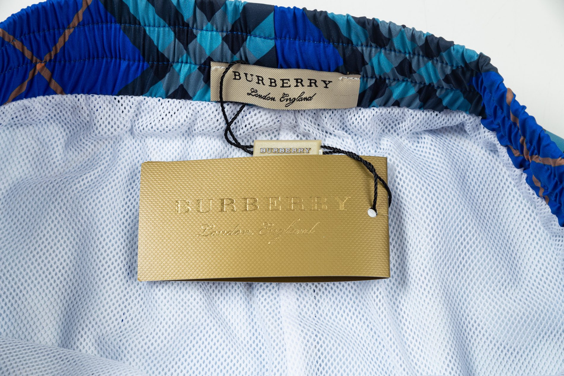 【BURBERRY 公式旗艦店】バーバリー  ショートパンツご好評に付き再入荷 24627