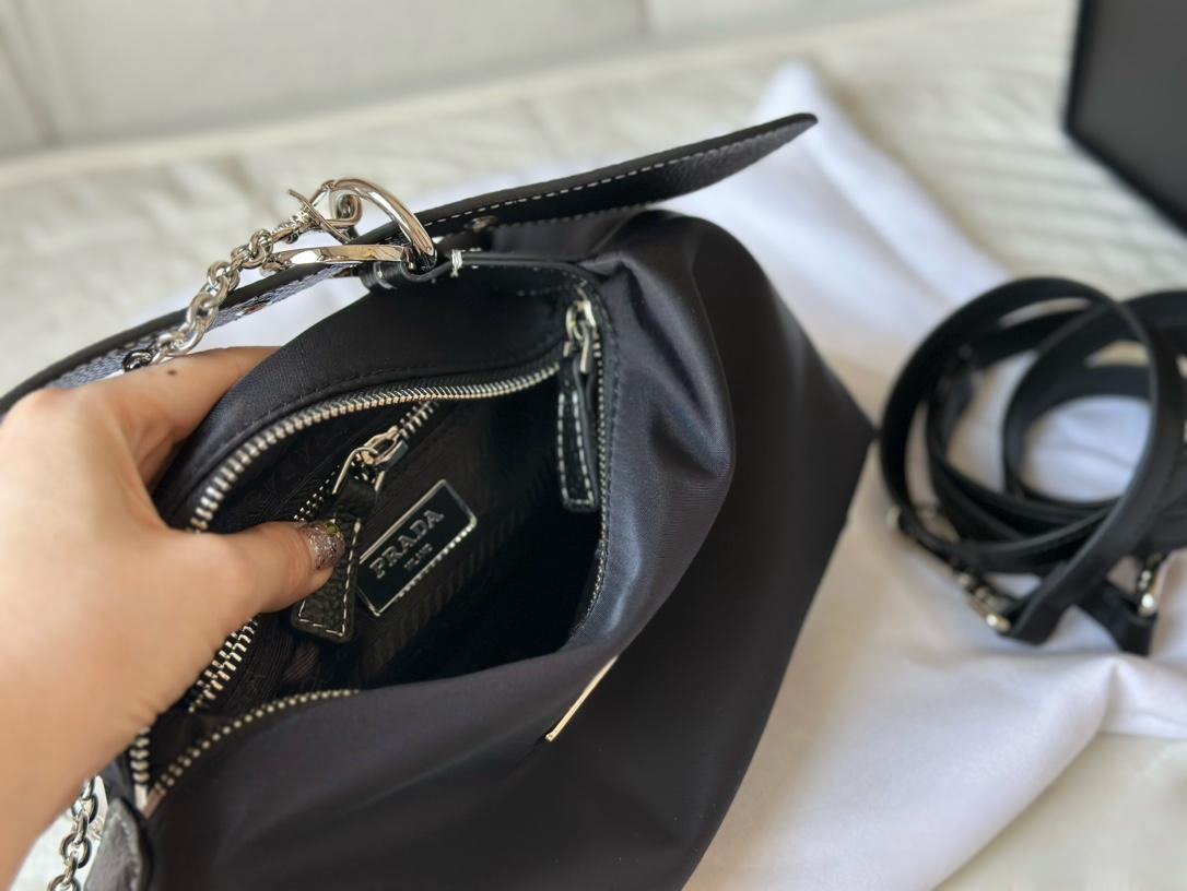 【PRADA 公式旗艦店】プラダ  ハンドバッグ 当日出荷 好評に付き再入荷！27*14CM