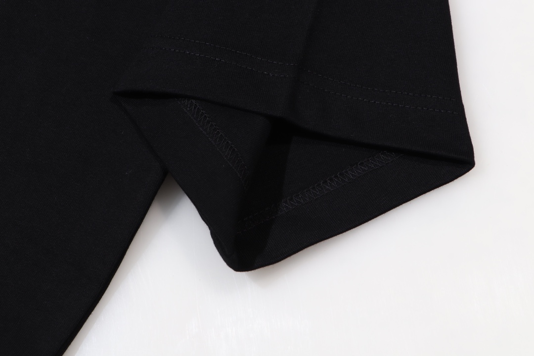 【CHROME HEARTS  公式旗艦店】クロムハーツ    Tシャツご好評に付き再入荷！