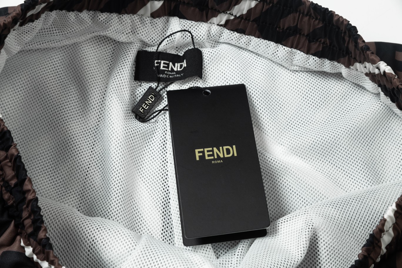 【FENDI 公式旗艦店】フェンディ ショートパンツご好評に付き再入荷！