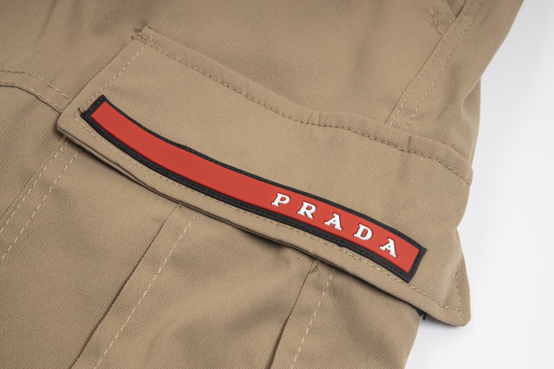 【PRADA  公式旗艦店】 プラダ   ショートパンツ  ご好評に付き再入荷 24624