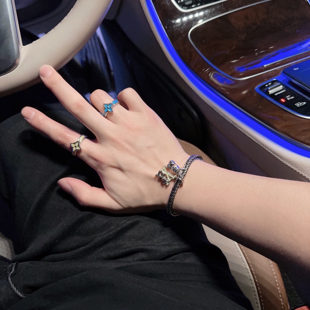 【 LOUIS VUITTON】ブレスレット、ファッションシンプルなスタイル 2472