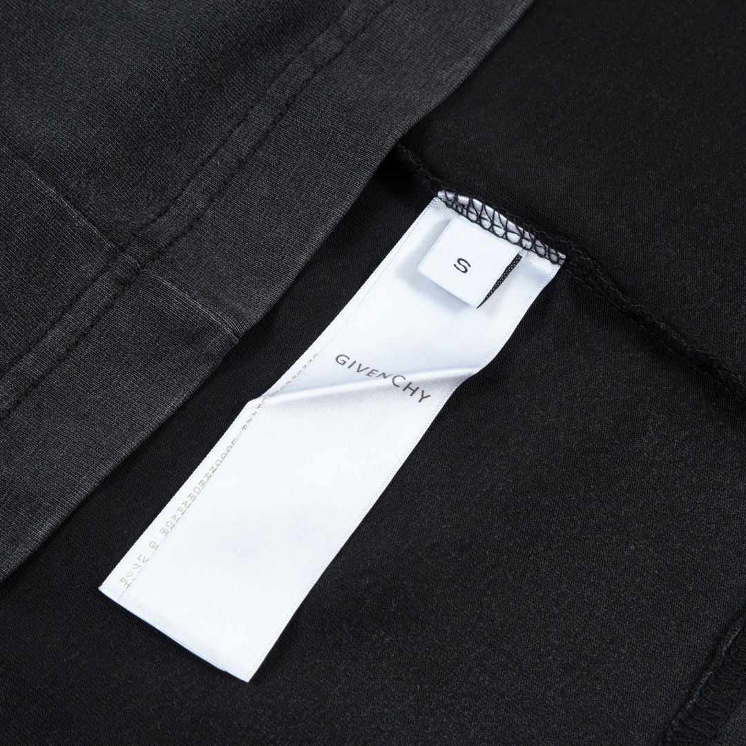 【GIVENCHY  公式旗艦店】ジバンシー   Tシャツご好評に付き再入荷！