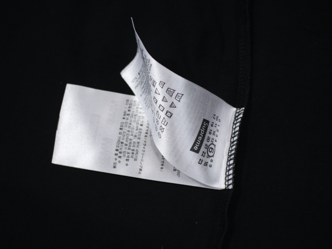 【Supreme  公式旗艦店】シュプリーム  Tシャツご好評に付き再入荷！