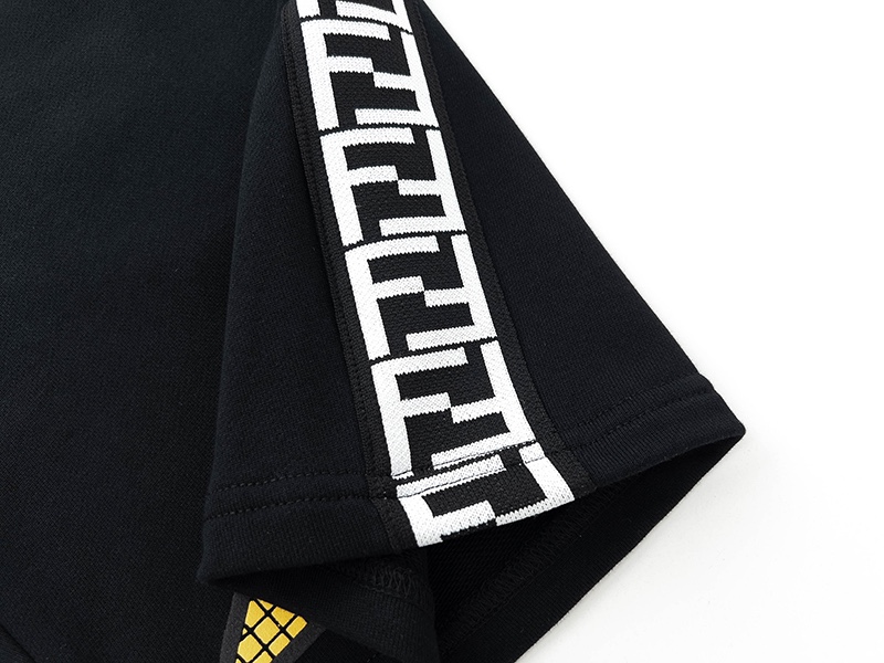 【FENDI  公式旗艦店】フェンディ ショートパンツ  ご好評に付き再入荷！