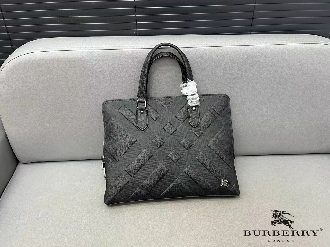 【BURBERRY 公式旗艦店】バーバリー  ハンドバッグ  当日出荷 好評に付き再入荷！38*27CM