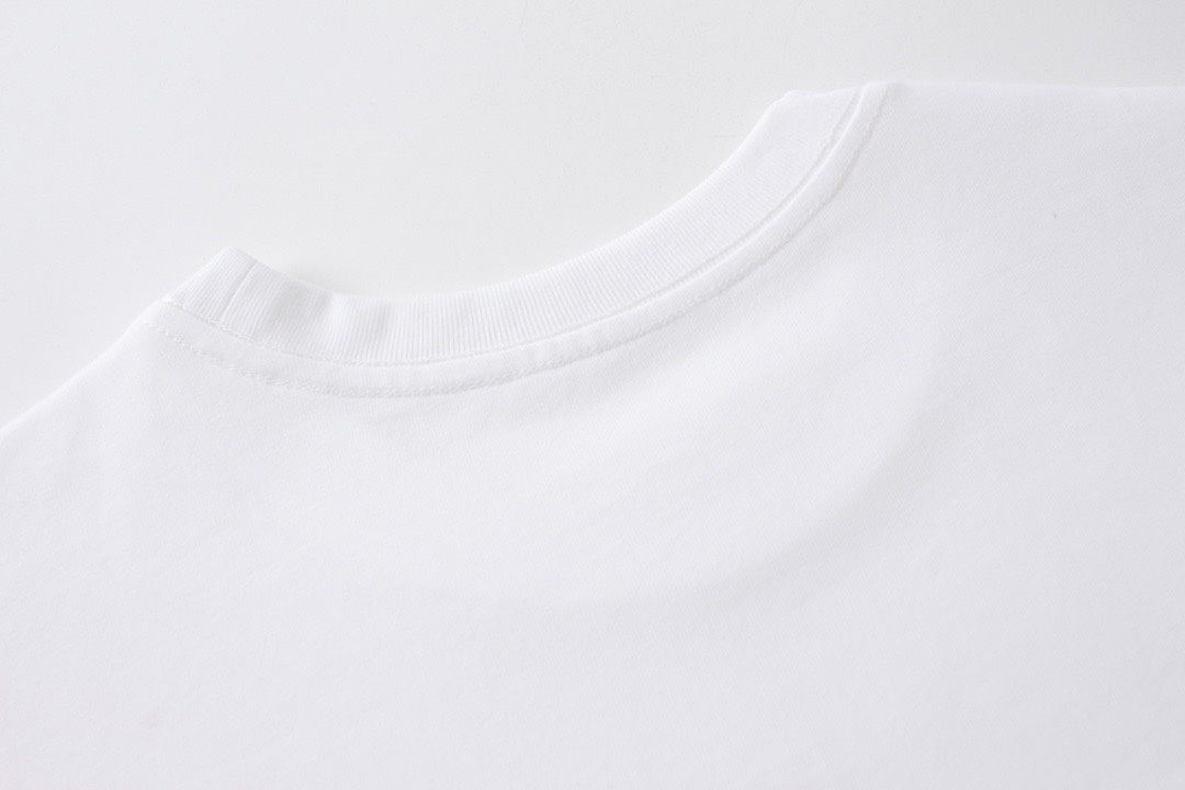 【YSL SAINT LAURENT 公式旗艦店】サンローラン Tシャツ ご好評に付き再入荷！