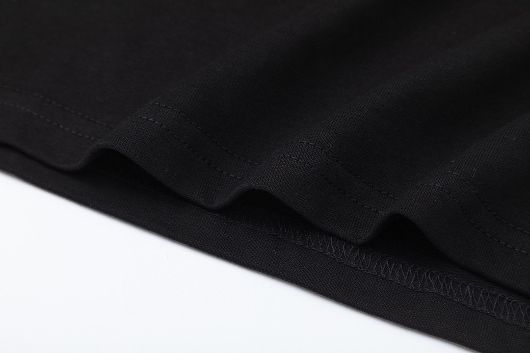 【LOEWE  公式旗艦店】ロエベ   Tシャツ ご好評に付き再入荷！